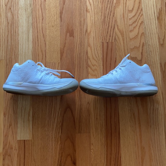 Athletic_Shoes